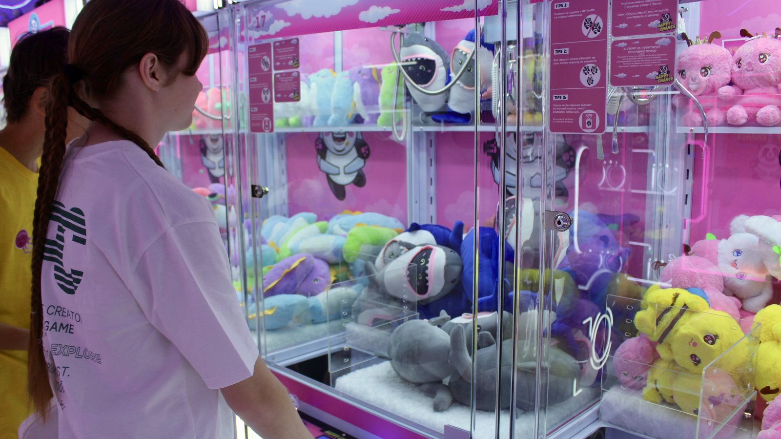 Японский тренд захватил центр Бреста! У фонтана открылся зал аттракционов Happy Chance