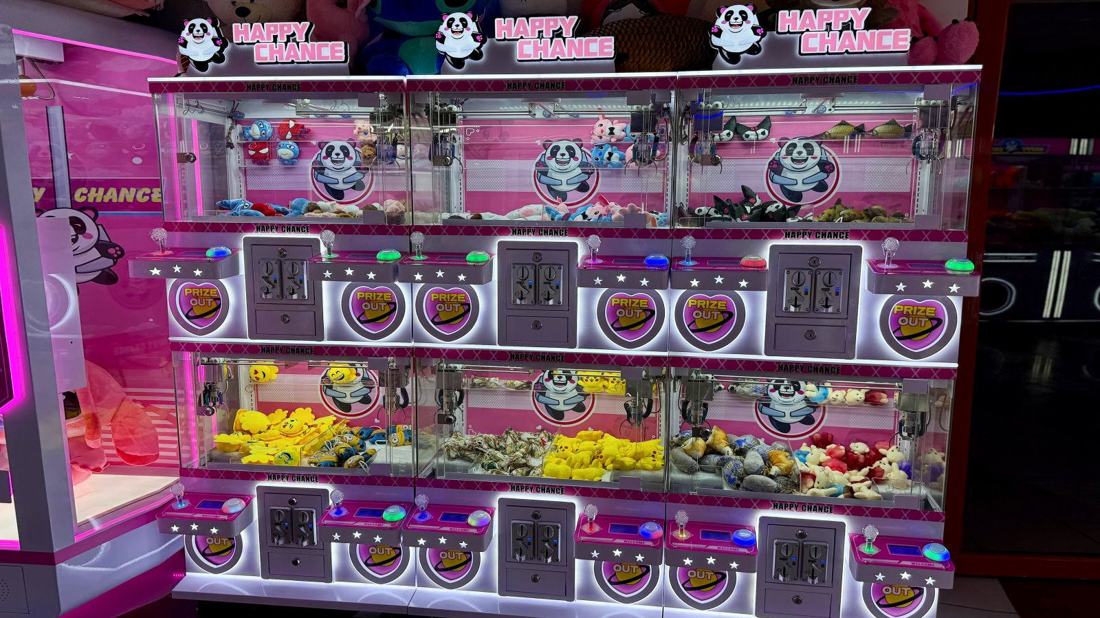 Японский тренд захватил центр Бреста! У фонтана открылся зал аттракционов Happy Chance