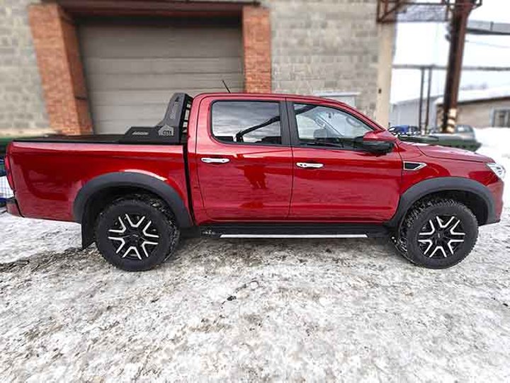 В Брестской области в автомобиль ГАИ въехал пикап — что было дальше