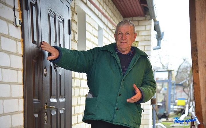 Пенсионеры из Барановичей: «Заплатили большие деньги, а теперь дверь хоть выкинь»