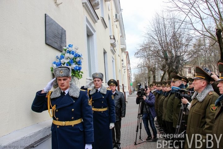 В Бресте почтили память защитников военкомата