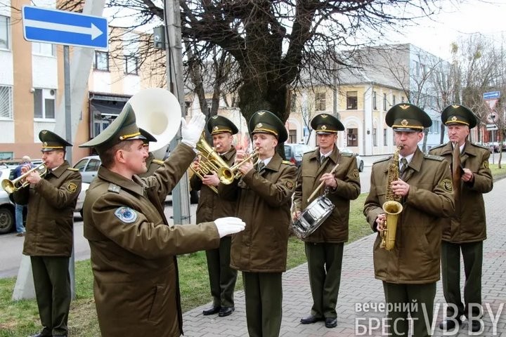 В Бресте почтили память защитников военкомата