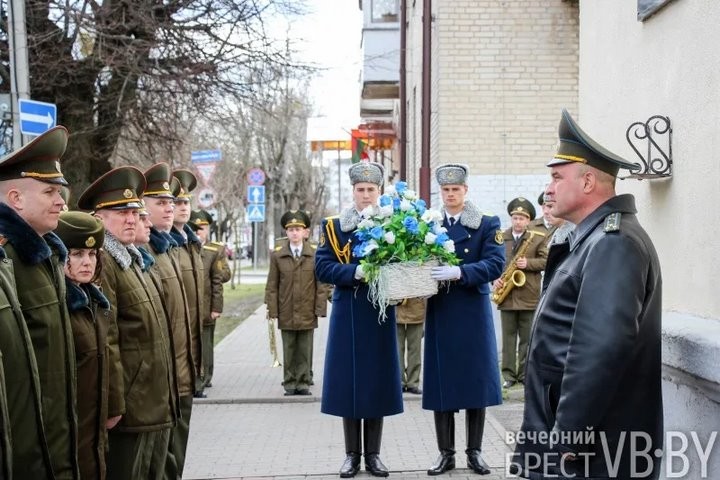 В Бресте почтили память защитников военкомата