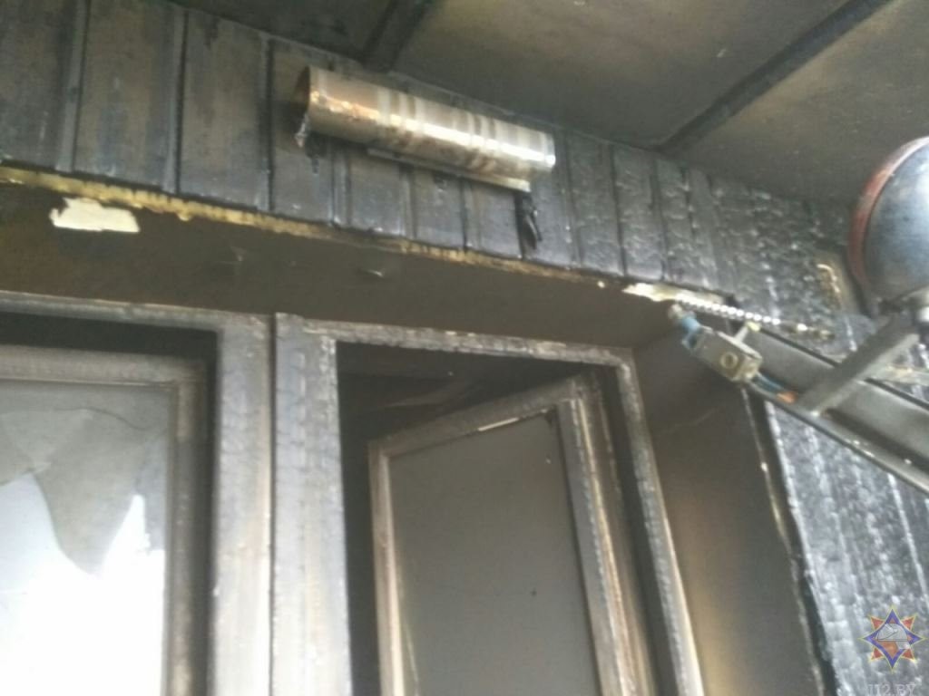 Восьмилетнего ребенка спасли при пожаре в Березе