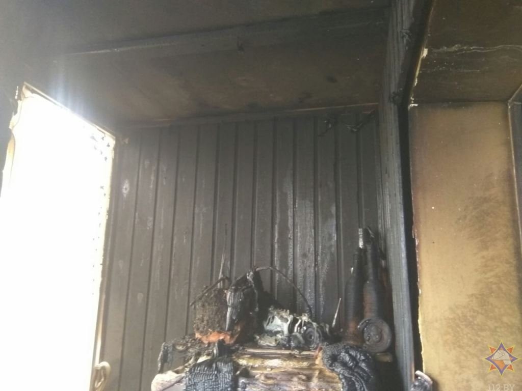 Восьмилетнего ребенка спасли при пожаре в Березе