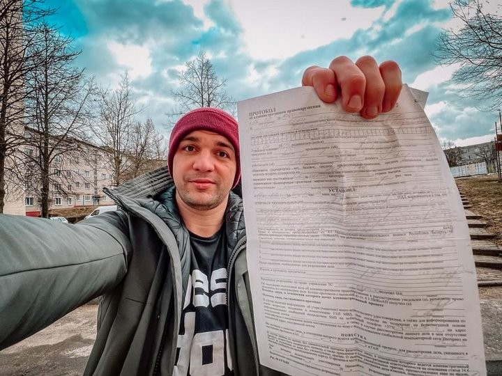 Белорусский блогер снял сторис и получил от ГАИ штраф. Что произошло?