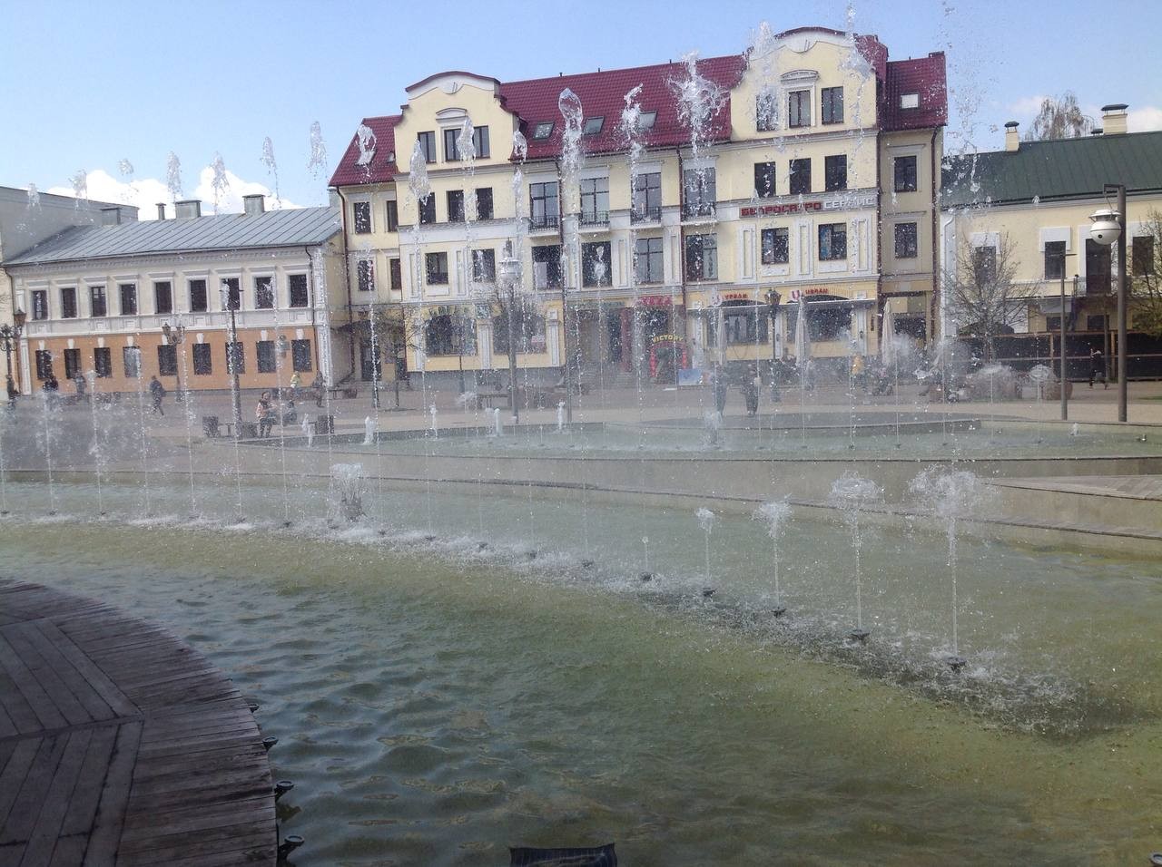 Сегодня в Бресте начали работать фонтаны. Сезон открыт!  Источник: Александр Рогачук, telegram
