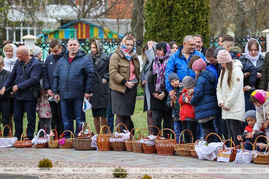 Освящение праздничной трапезы накануне празднования православной Пасхи прошло в Брестском районе.