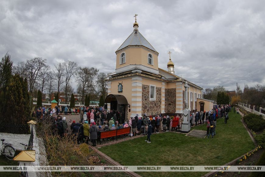 Освящение праздничной трапезы накануне празднования православной Пасхи прошло в Брестском районе.