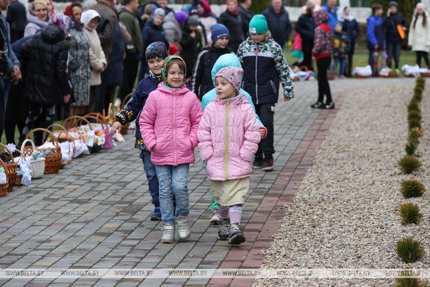 Освящение праздничной трапезы накануне празднования православной Пасхи прошло в Брестском районе.