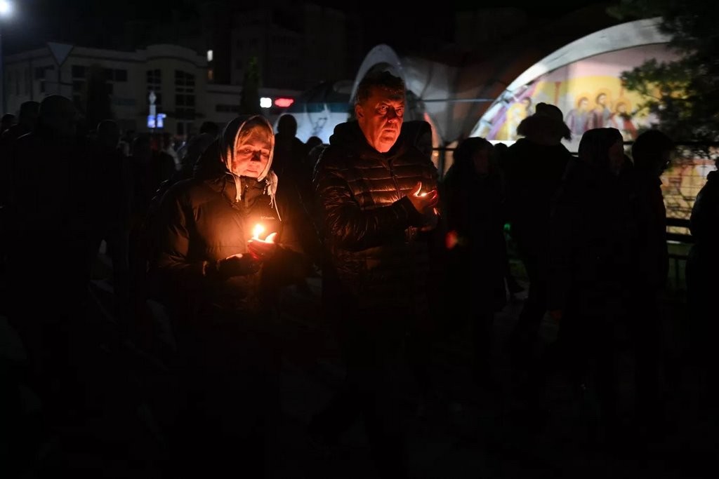 Пасха в лесном храме: как встретили Воскресенье Христово в Пинске