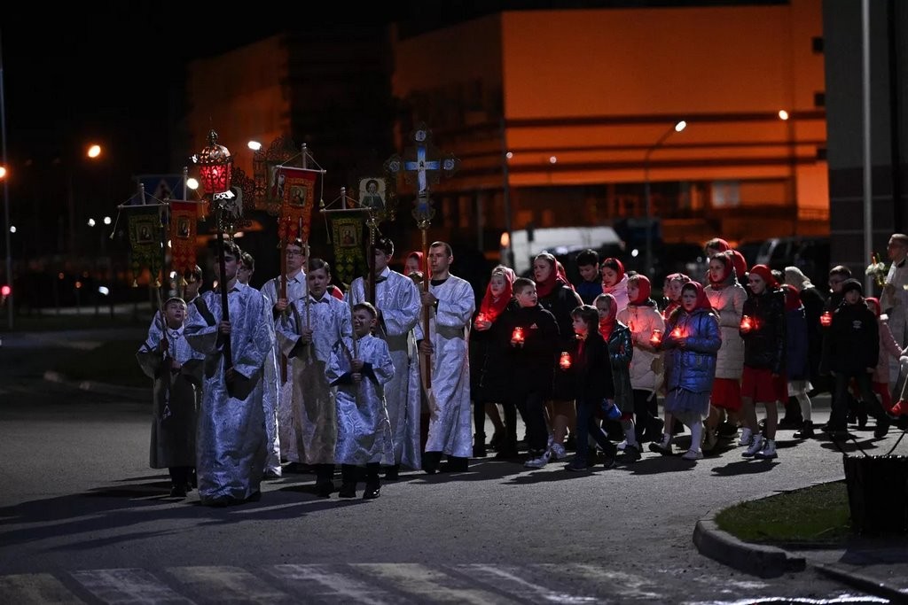 Пасха в лесном храме: как встретили Воскресенье Христово в Пинске