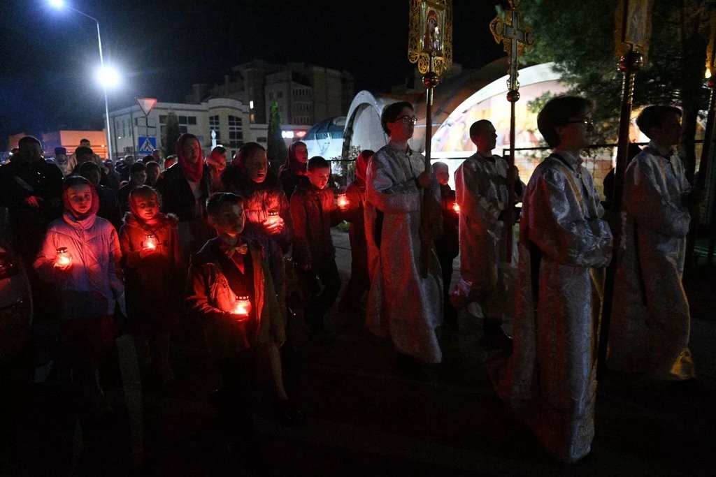Пасха в лесном храме: как встретили Воскресенье Христово в Пинске