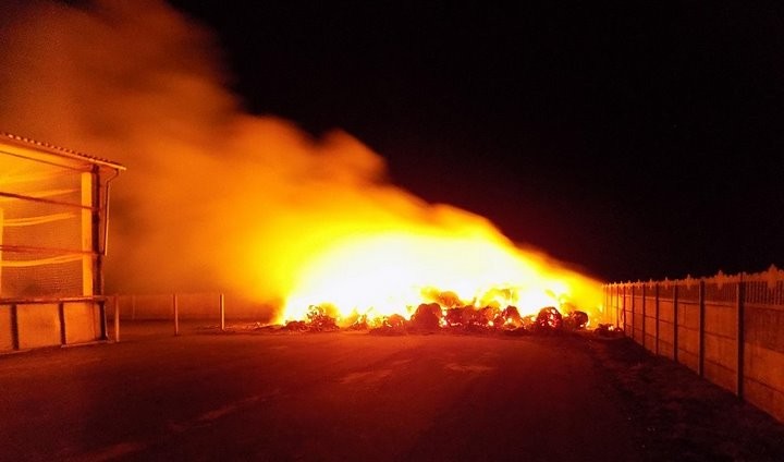 140 тонн сена и соломы сгорело в Малоритском районе: возбуждено уголовное дело