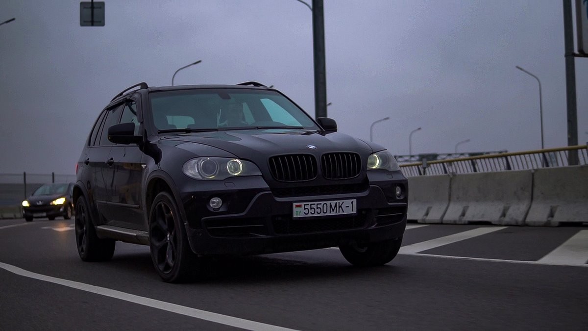 Две легенды немецкого автопрома BMW X5 и BMW E39. Смотрите обзор от брестских автоблогеров на YouTube-канале Boost Punch