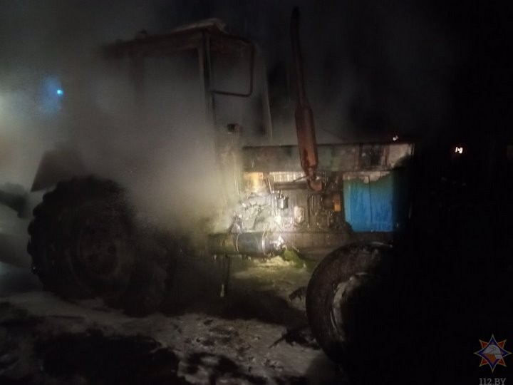 В Ивацевичском районе горел трактор