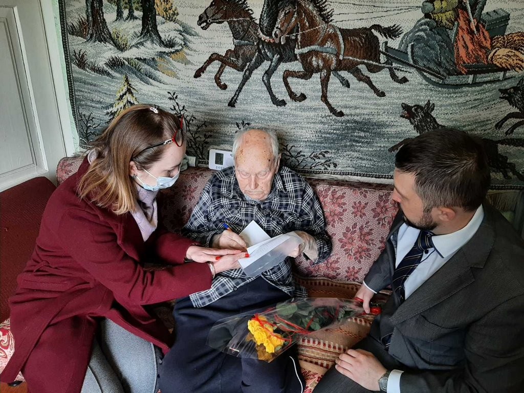 В Бресте начались выплаты материальной помощи к 77-летию Победы