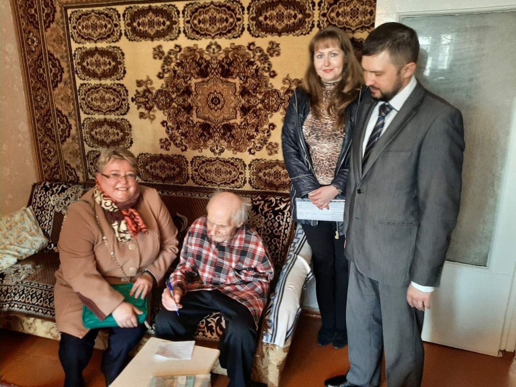 В Бресте начались выплаты материальной помощи к 77-летию Победы