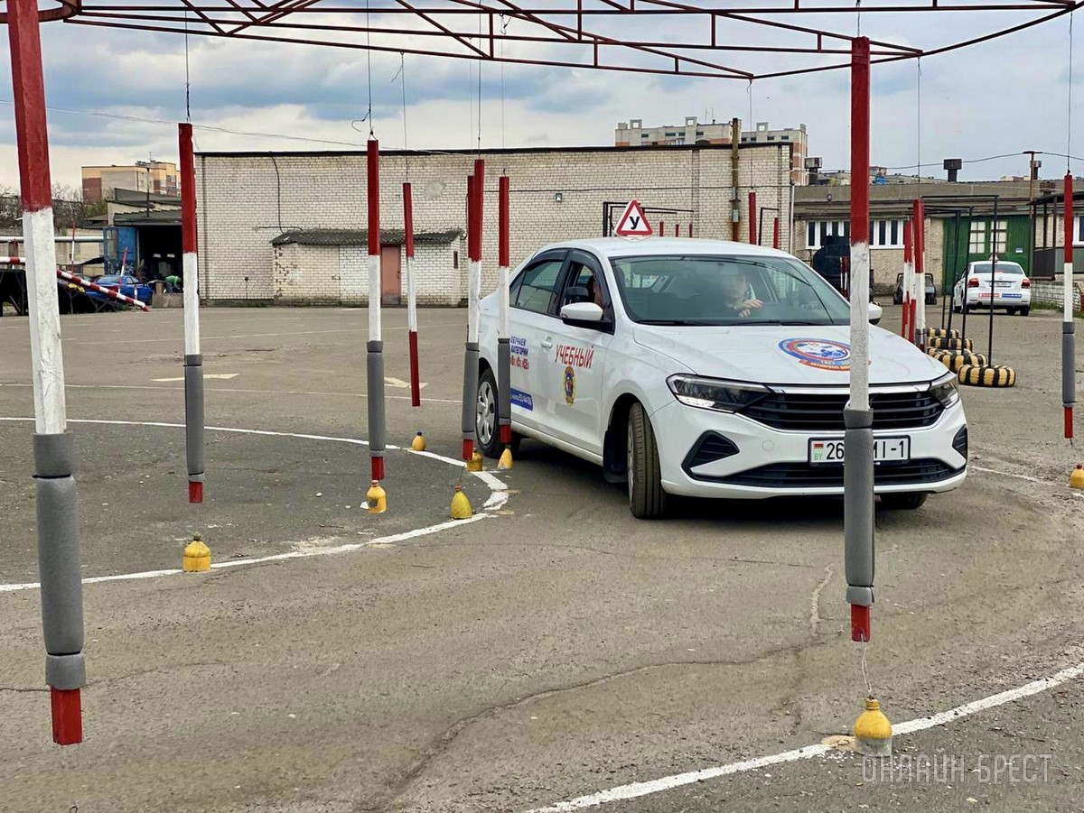 Не откладывай на потом – обучись вождению уже сейчас! Набор в группы по категориям А, В, С, Д в автошколе «ДОСААФ» в Бресте