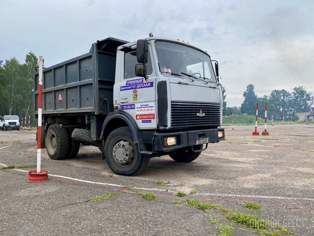 Не откладывай на потом – обучись вождению уже сейчас! Набор в группы по категориям А, В, С, Д в автошколе «ДОСААФ» в Бресте