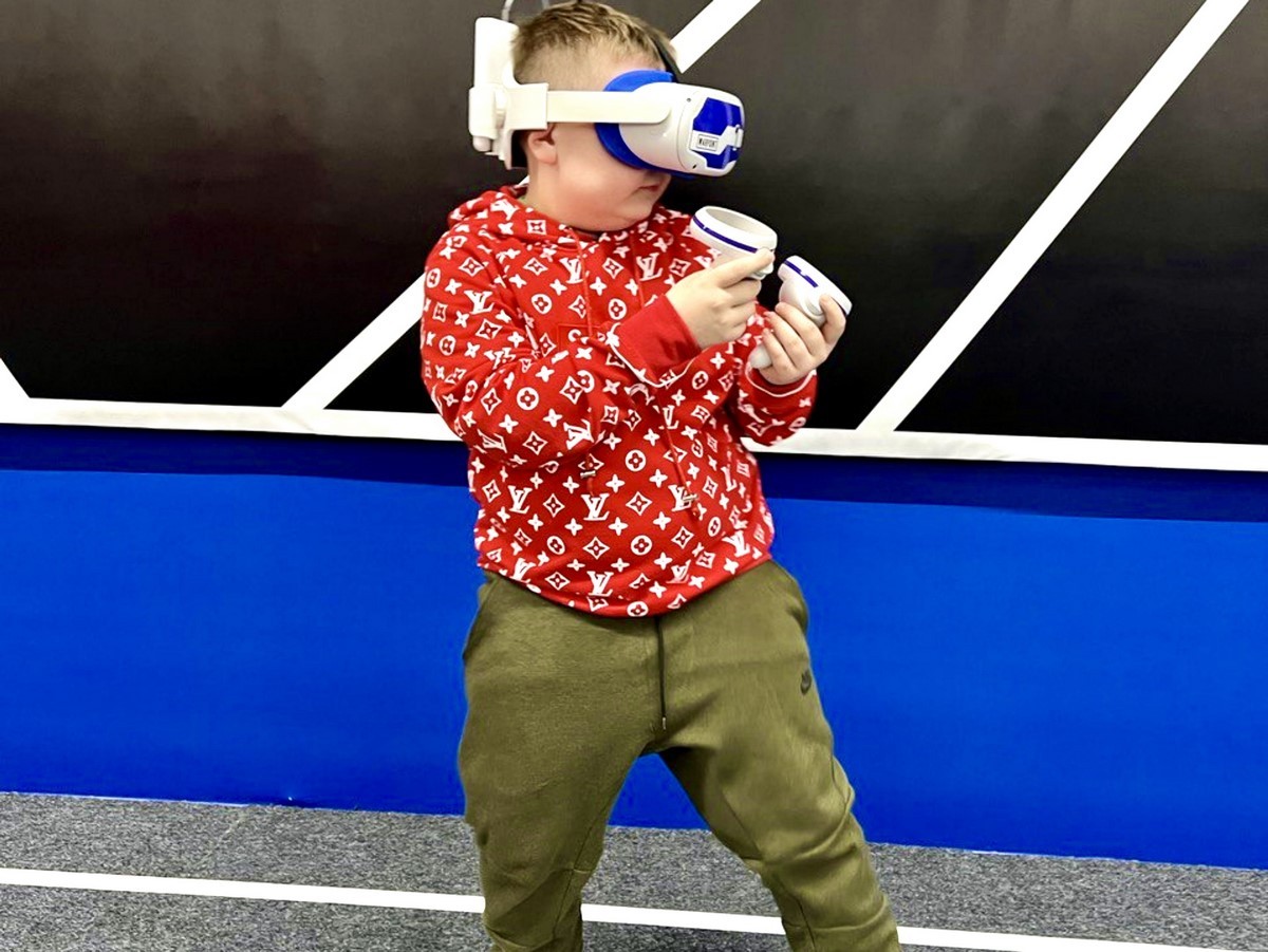 Впервые в Беларуси! Уже в Бресте! Выйди за грани реального мира и погрузись в виртуальную реальность на арене «WARPOINT», где ты не управляешь героем, ты и есть герой