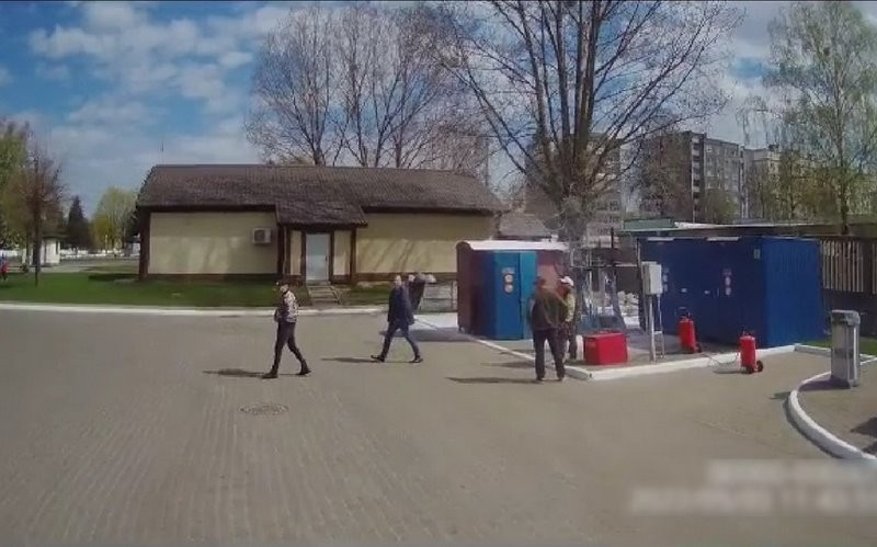 Пластиковый биотуалет загорелся на автозаправке в Барановичах