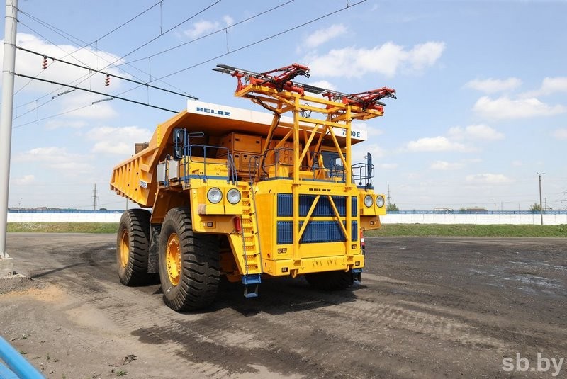 БелАЗ планирует в следующем году выпустить самый большой электросамосвал в мире