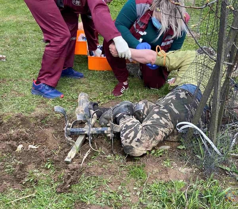 ЧП в Могилёвском районе: ногу пенсионера зажало в мотокультиваторе