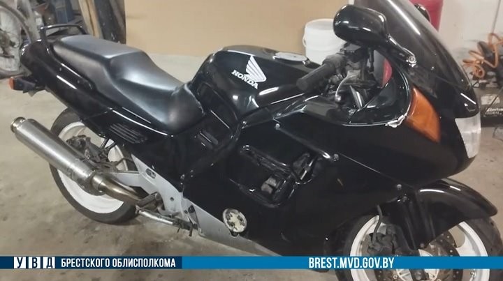 В Бресте водитель мотоцикла не справился с управлением. Пострадал 14-летний пассажир