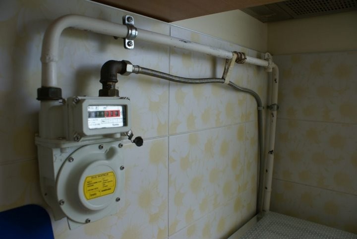 Хозяйке частного дома насчитали более 19 тыс. рублей за газ из-за поддельной пломбы на счетчике