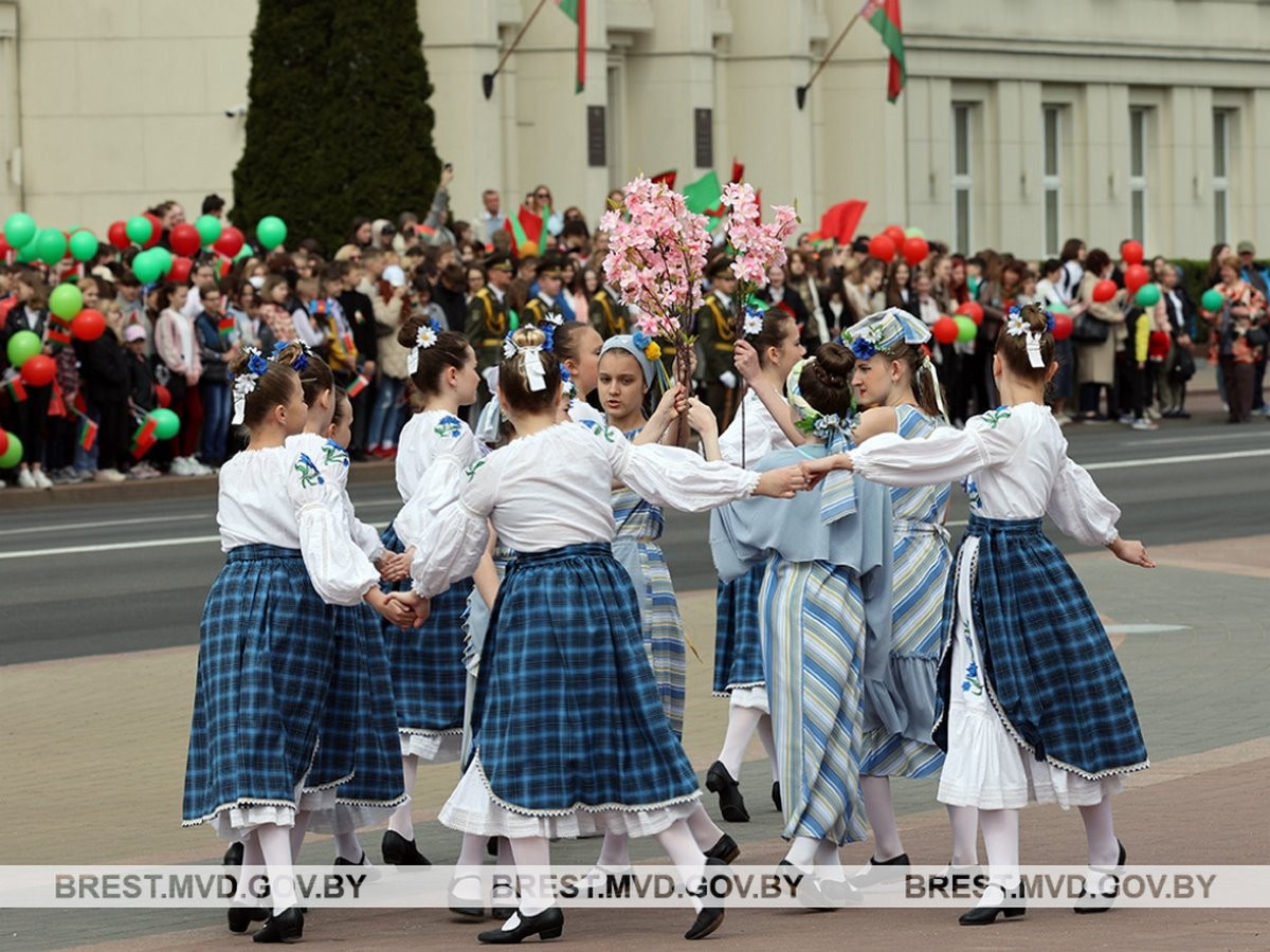 В Бресте прошли торжественные мероприятия, приуроченные ко Дню Государственного герба и флага Беларуси