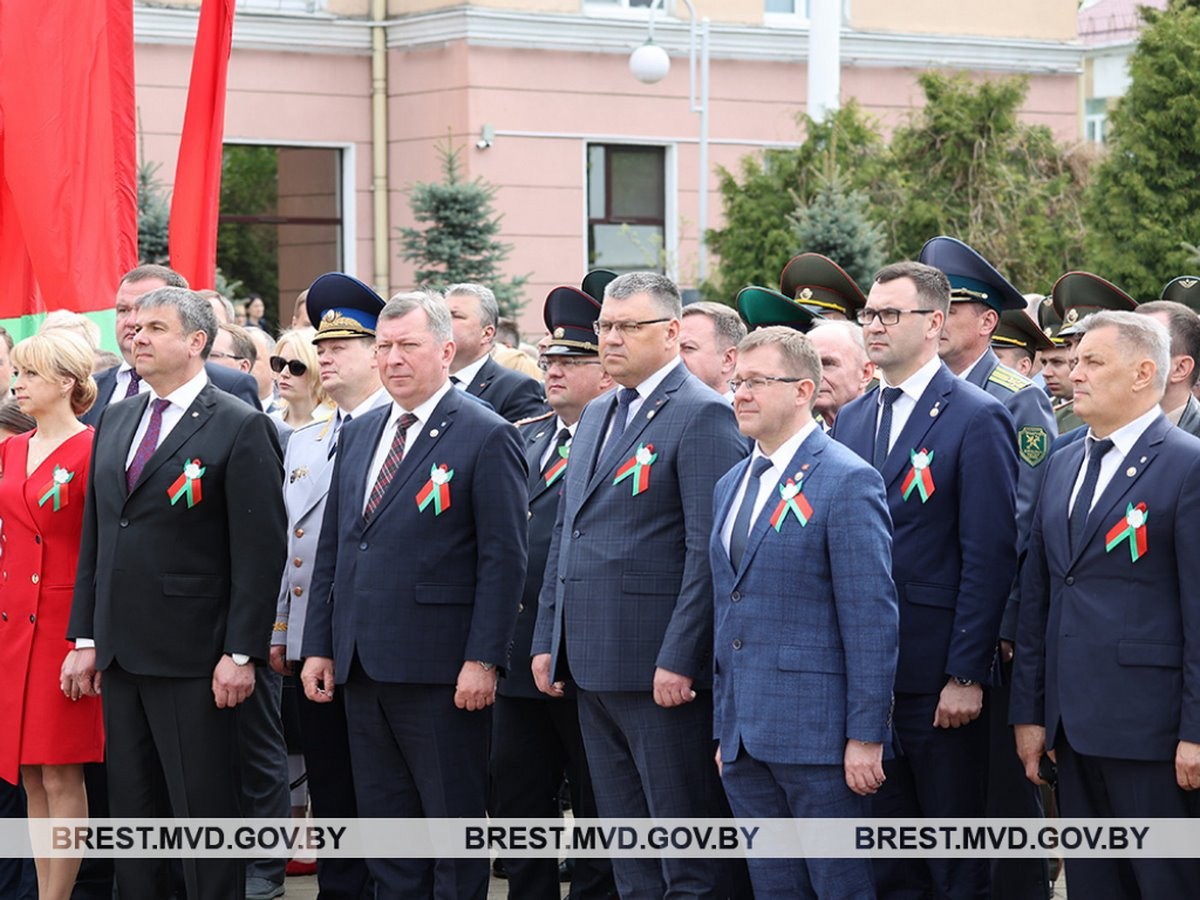 В Бресте прошли торжественные мероприятия, приуроченные ко Дню Государственного герба и флага Беларуси