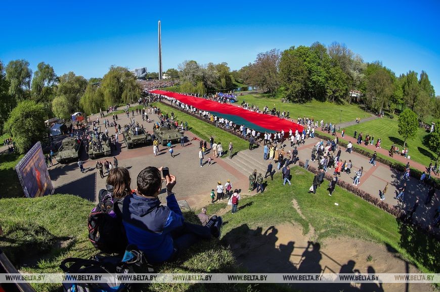 В Брестской крепости прошел митинг, в котором приняли участие около 50 тыс. человек