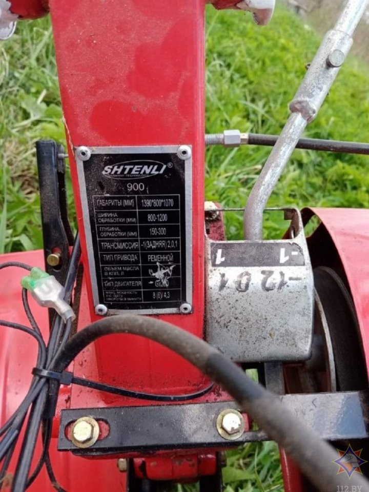 В Каменецком районе работники МЧС спасли мужчину, нога которого попала в мотокультиватор