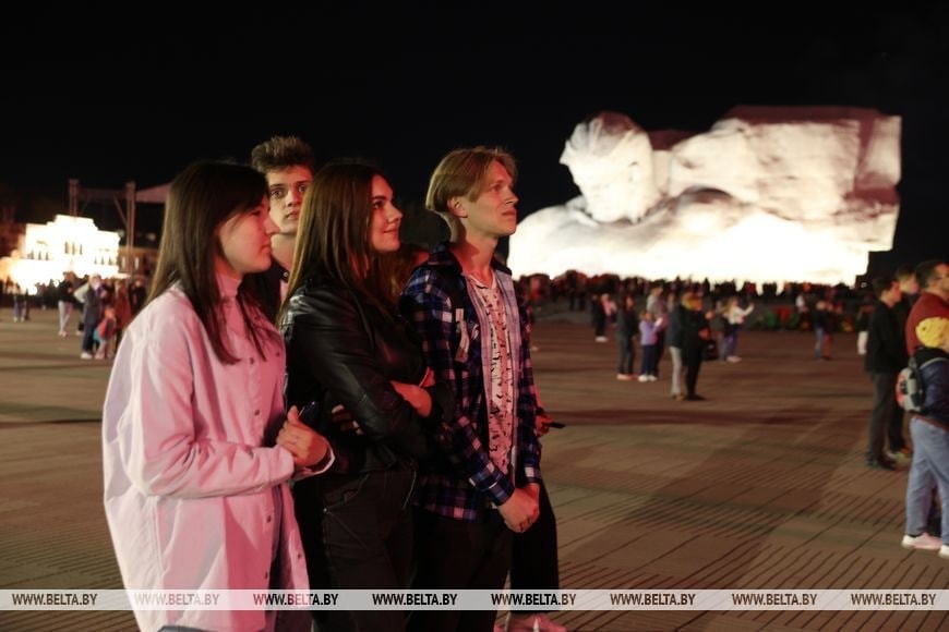 Сегодняшний салют в Бресте. Фото и видео