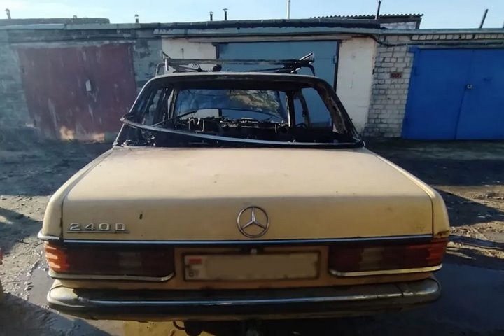 В Березе сгорел Mercedes