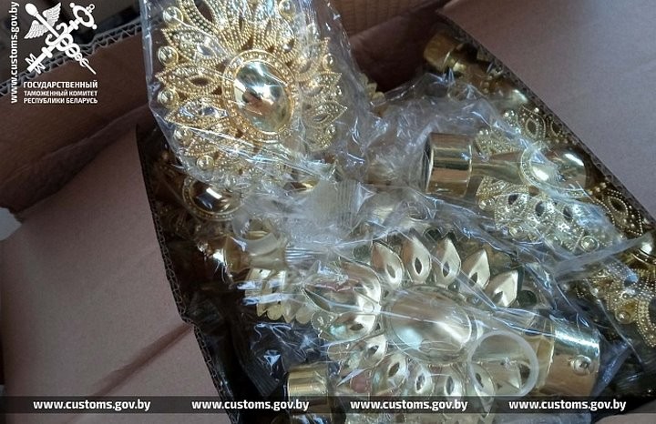 В Беларусь пытались незаконно ввезти карнизы почти на миллион долларов