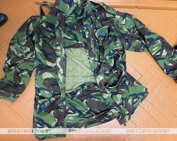 Жителю Пинска взломали дверь. Вор утащил ноутбук, рыболовные снасти и одежду