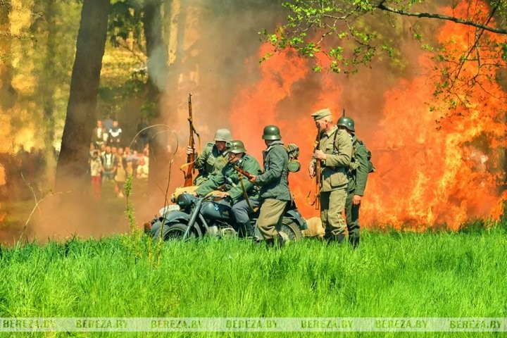 Эпизод «Здитовской обороны» показали реконструкторы в Березе