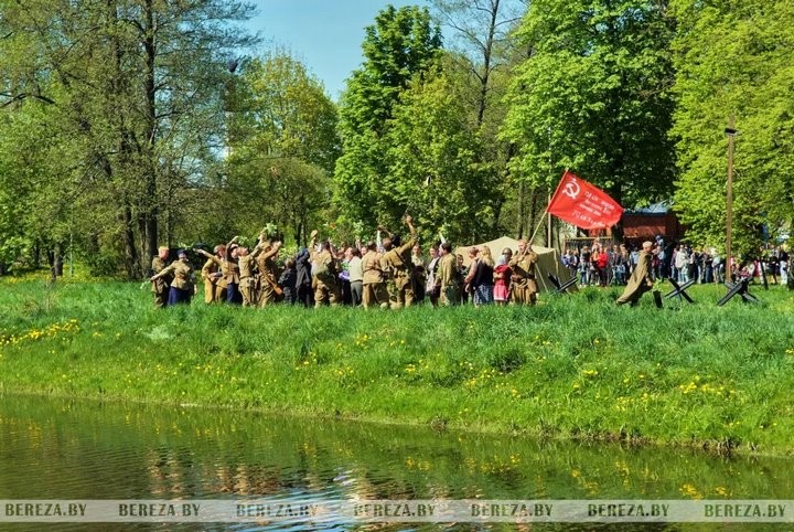 Эпизод «Здитовской обороны» показали реконструкторы в Березе