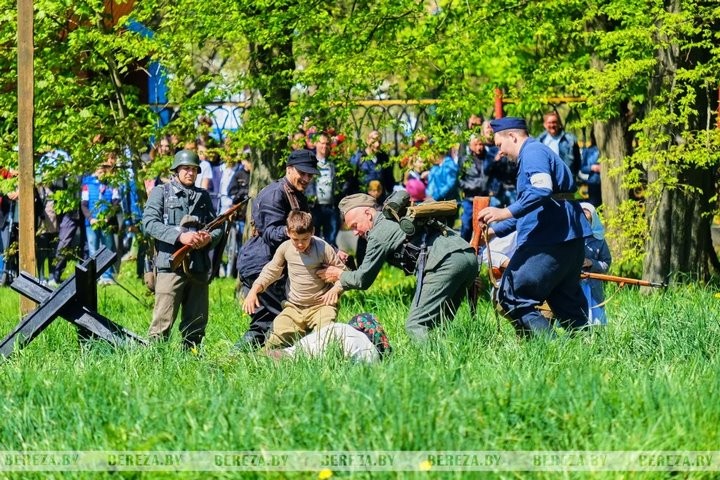 Эпизод «Здитовской обороны» показали реконструкторы в Березе