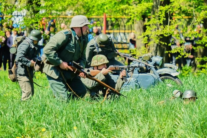 Эпизод «Здитовской обороны» показали реконструкторы в Березе