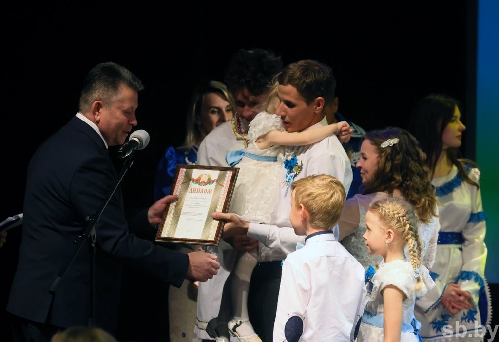 Семья из Ивановского района представит Брестскую область на итоговом конкурсе «Семья года»