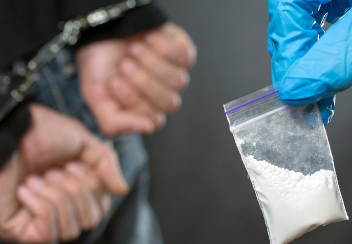 В Ивацевичах двух мужчин задержали с альфа-PVP