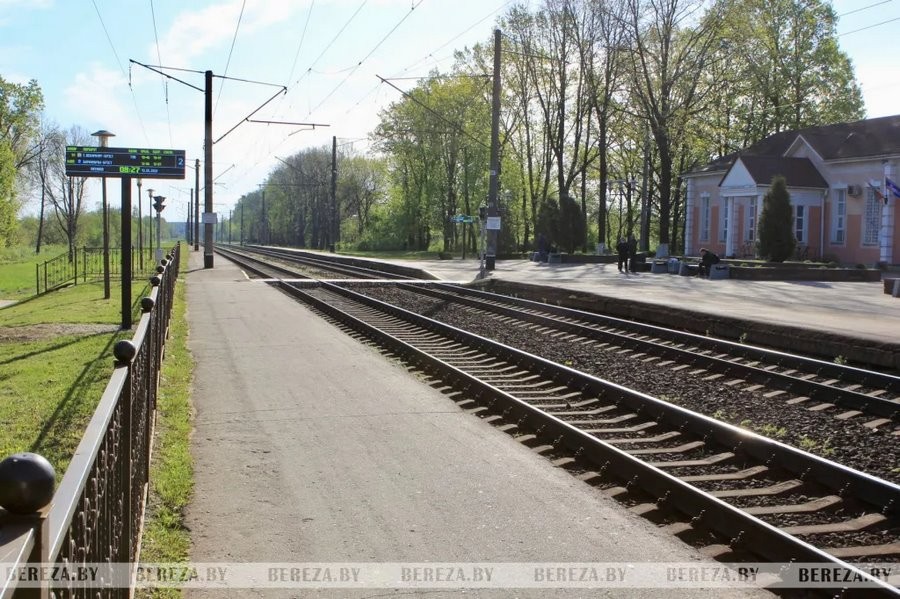 Электронные табло появились на ж/д вокзале в Берёзе