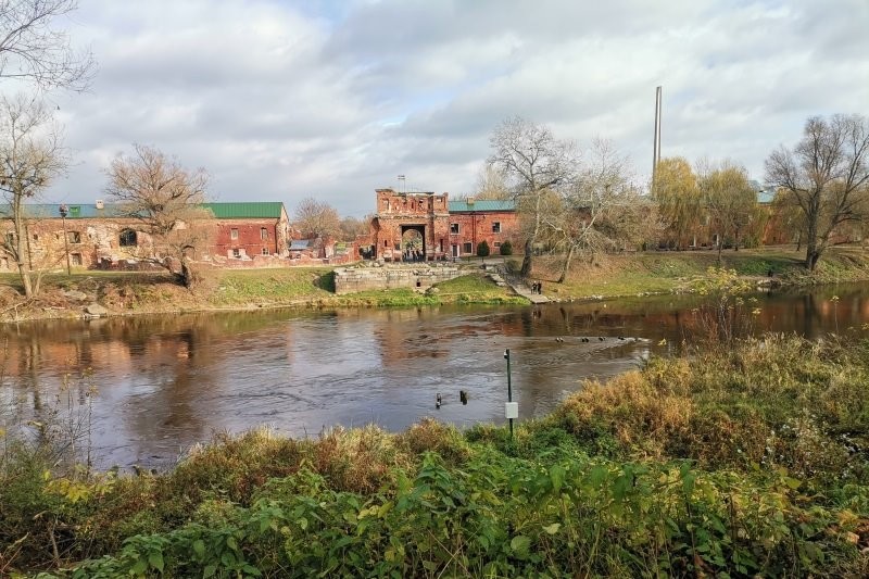 В десяти метрах от Польши. Брестчане побывали на остров Пограничный в Брестской крепости
