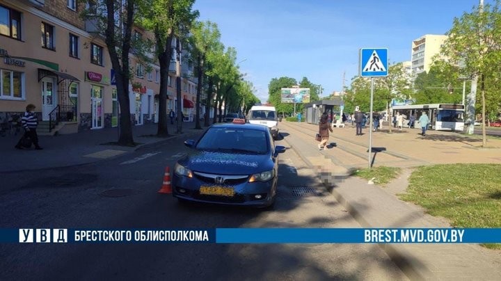 В Бресте водитель такси сбил человека
