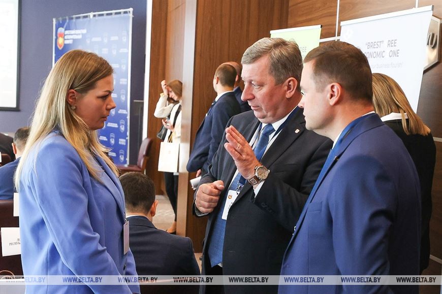 Делегации 15 стран участвуют в форуме деловых контактов «Брест-2022»