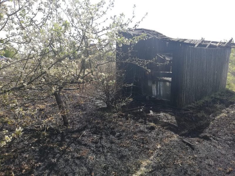 В Пинске в гараже сгорел автомобиль