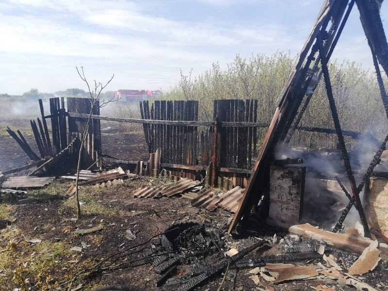 В Пинске в гараже сгорел автомобиль